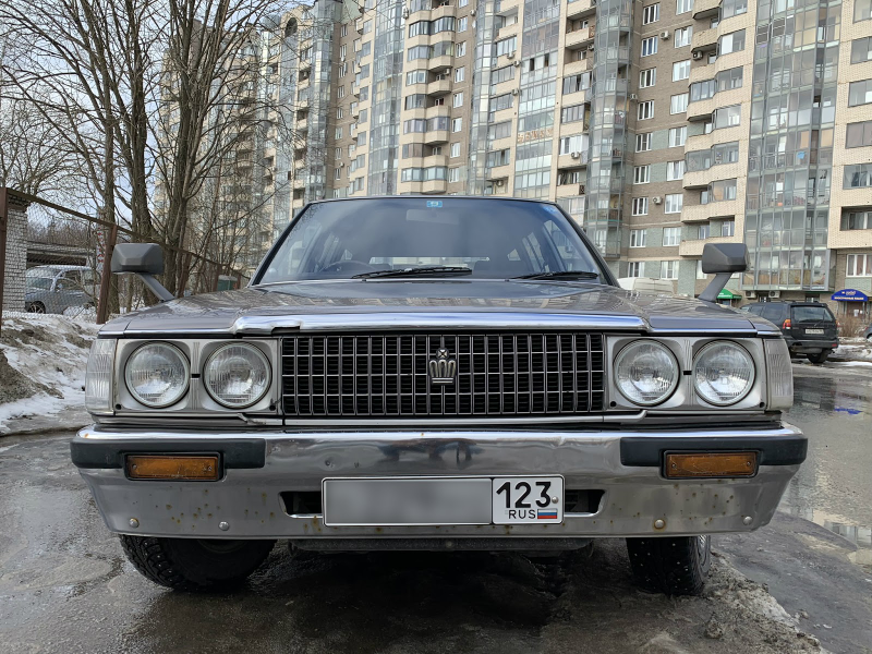 Vitaly’s (@vitamin_gs136v) magnificent Toyota Crown Wagon